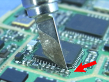 Soldering at the narrow pitches